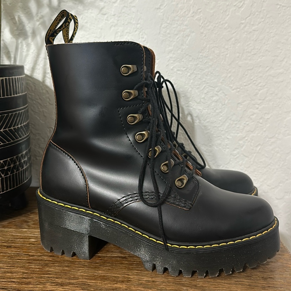 Dr Martens “Leona” women’s combat boots - Picture 5 of 7